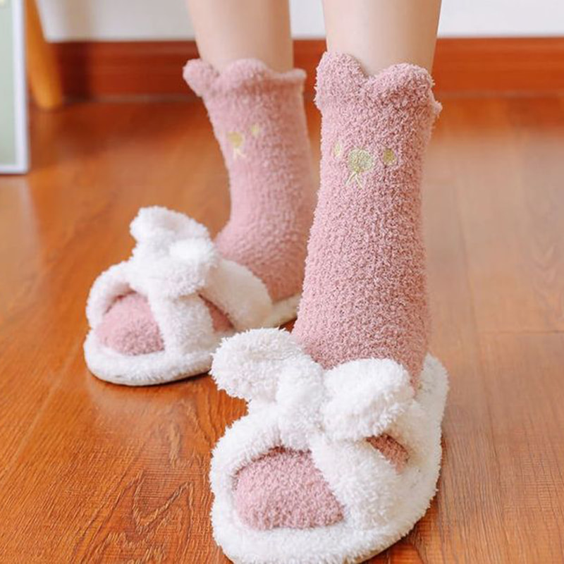 Calcetines de lana de coral, calcetines peludos de mediano plazo para niños, garras de gato de otoño e invierno, lindos, antideslizantes, cálidos para dormir, calcetines para dormir en el suelo