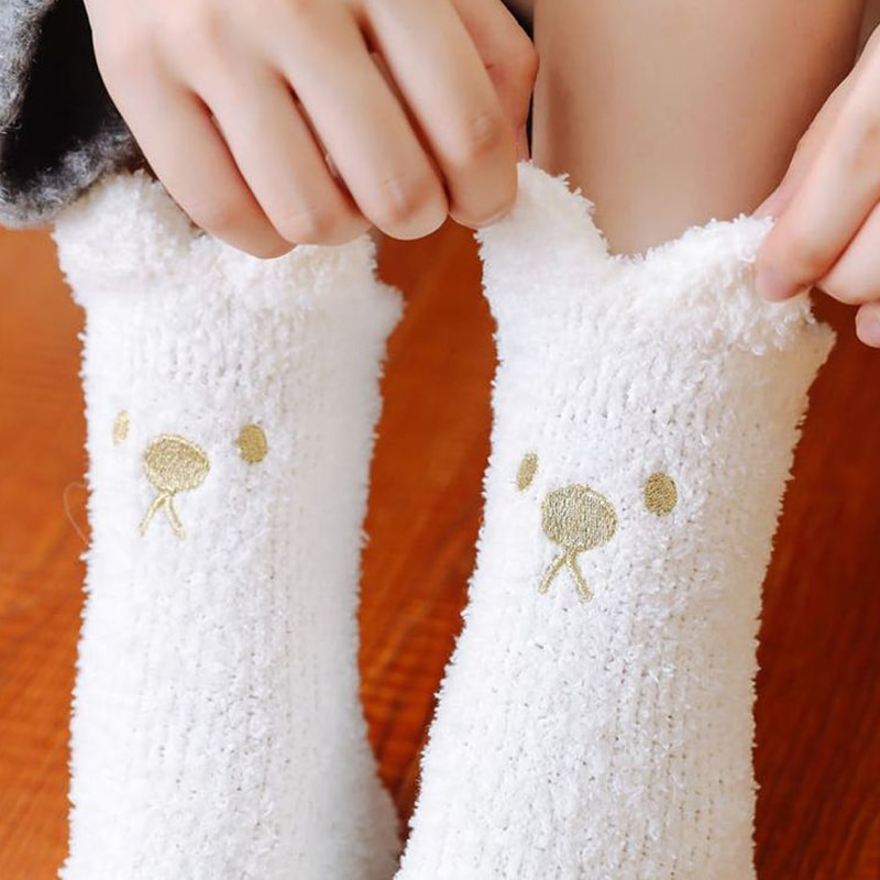 Calcetines de lana de coral, calcetines peludos de mediano plazo para niños, garras de gato de otoño e invierno, lindos, antideslizantes, cálidos para dormir, calcetines para dormir en el suelo