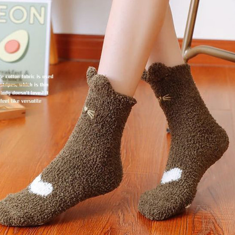 Calcetines de lana de coral, calcetines peludos de mediano plazo para niños, garras de gato de otoño e invierno, lindos, antideslizantes, cálidos para dormir, calcetines para dormir en el suelo