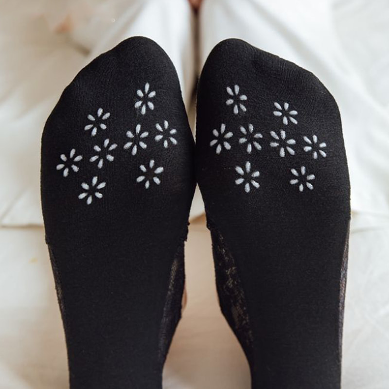 Calcetines de encaje para mujer en primavera y verano, finos, de corte bajo, calcetines invisibles de boca poco profunda, antideslizantes de silicona